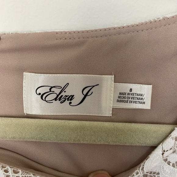 Cream colored dress - Picture 3 of 4